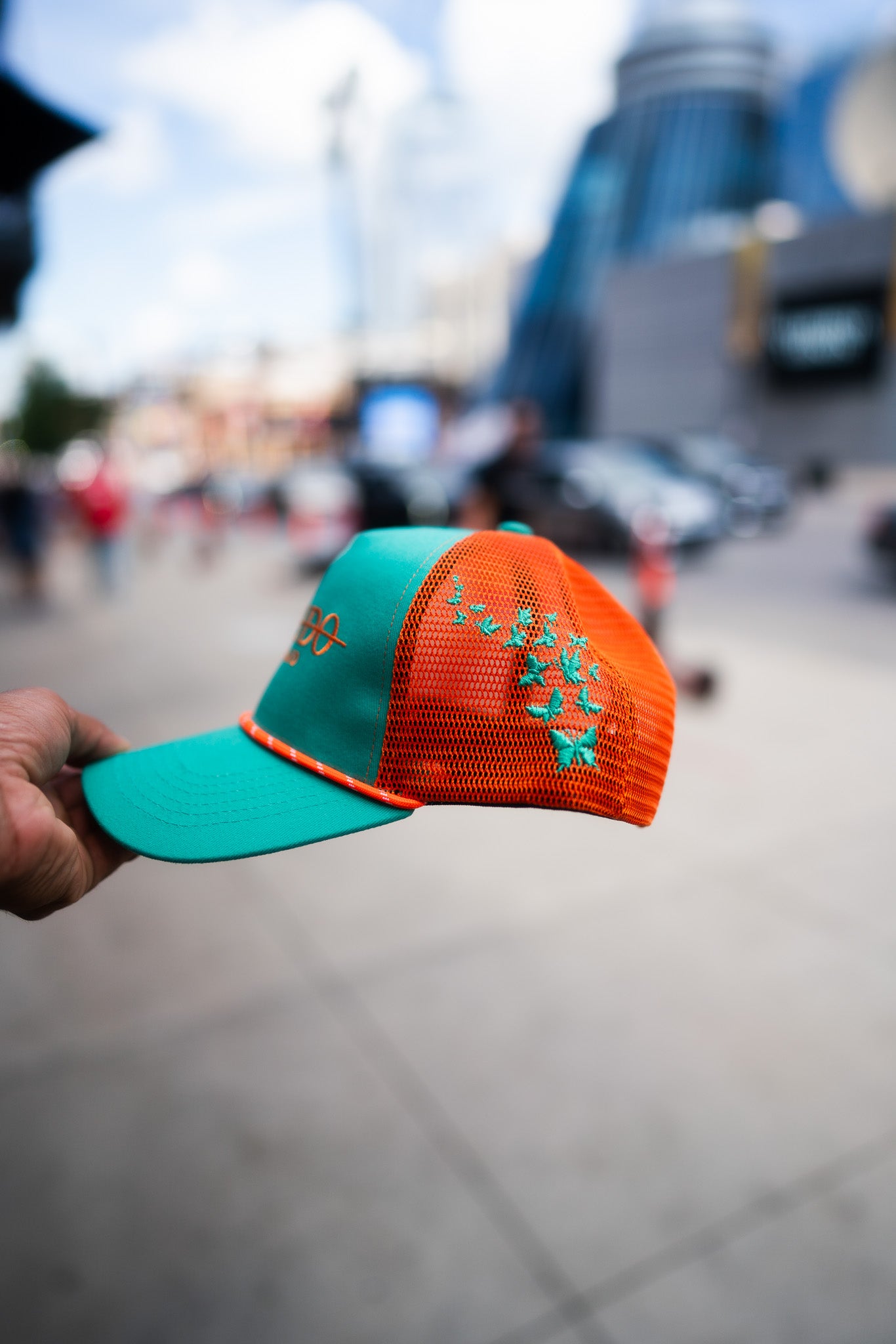 City Cap: 305